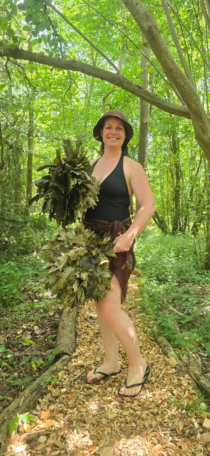 Leaf whisking